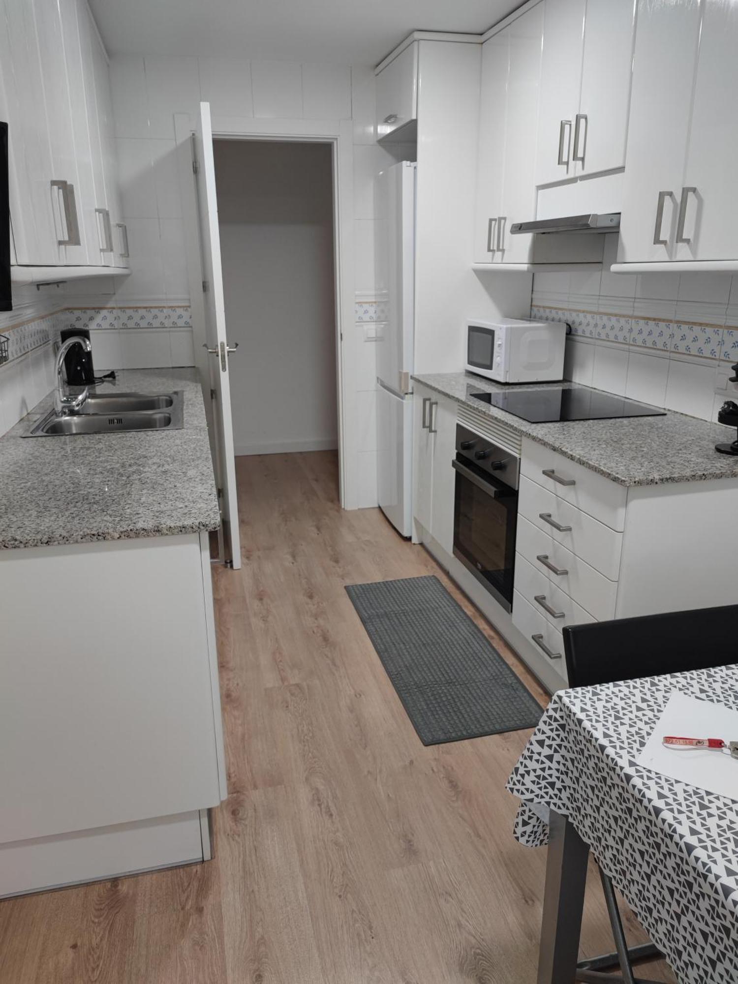 Apartamento Completo Muy Cerca Del Centro Ideal Para Familias Con Piscina Figueres  Exterior foto